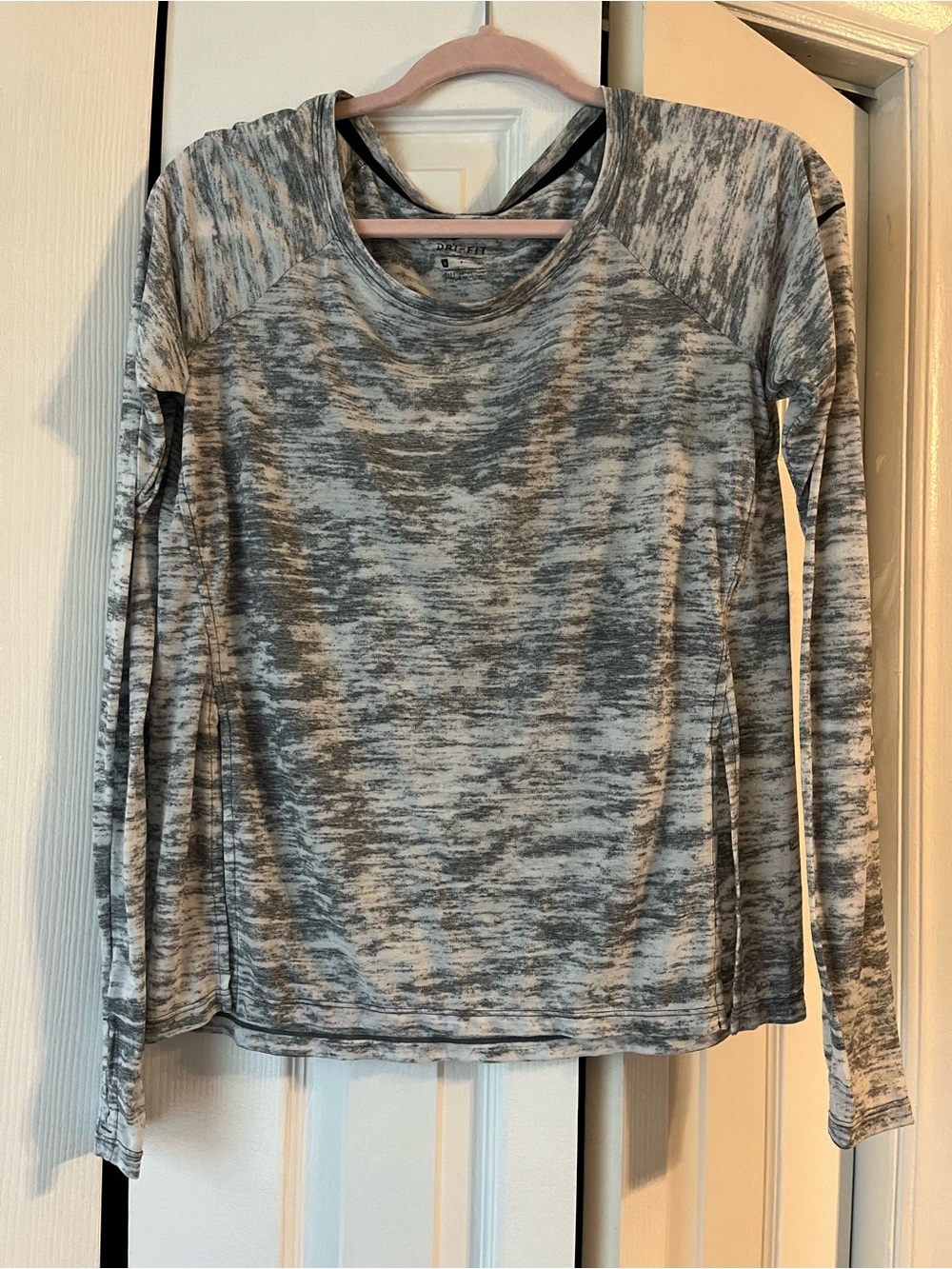 Nike Women's Long-Sleeve Heathered Gray Performance Tee